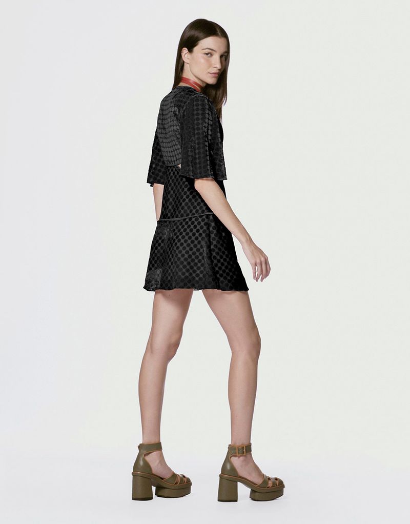 VE050160_0002_2-VESTIDO-CUT-OUT-VELUDO-POPPY