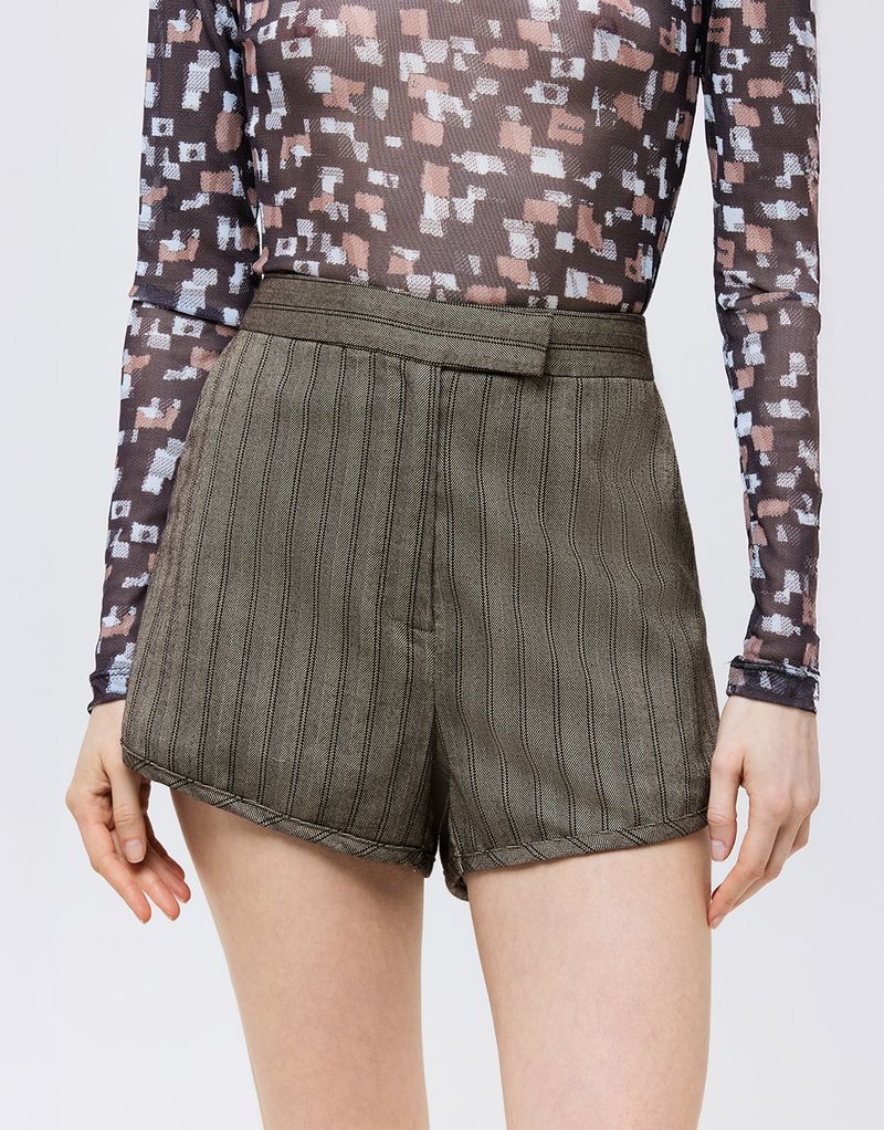 SH060034_0002_2-SHORTS-ALFAIATARIA-RISCA-DE-ZIG