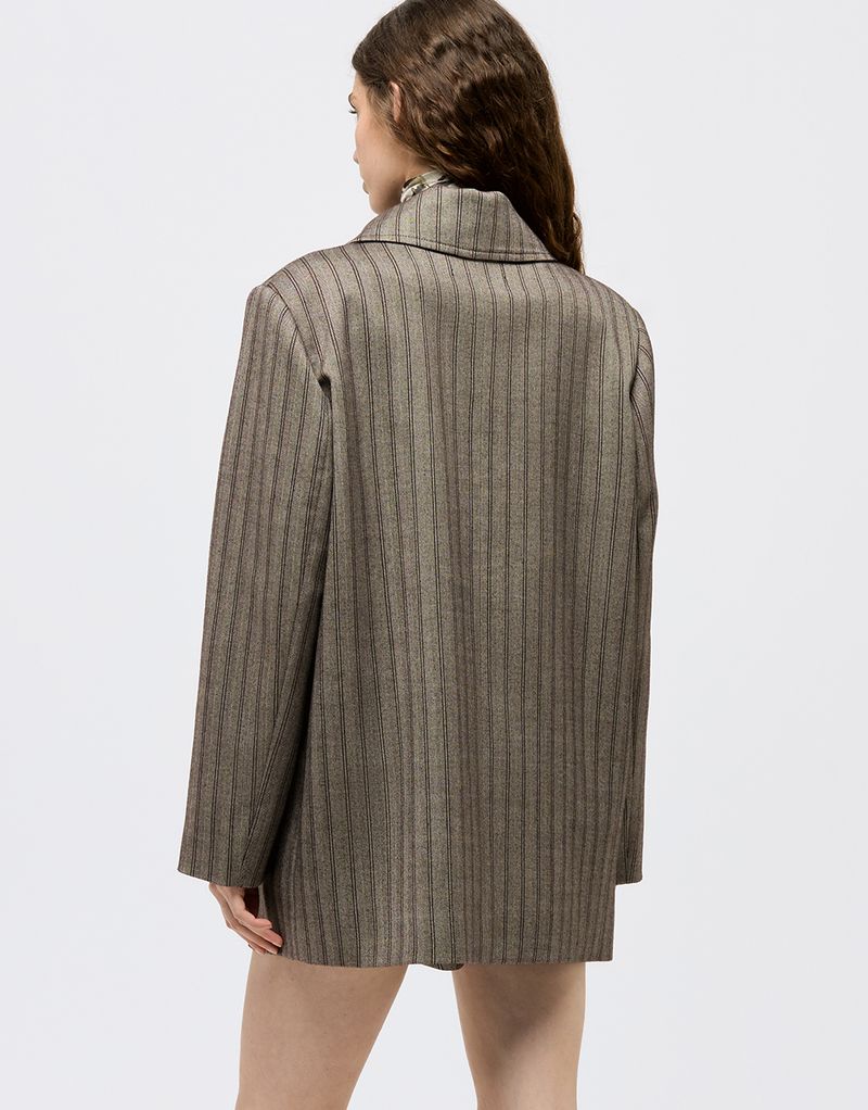JA050032_0002_3-JAQUETA-OVERSIZED-RISCA-DE-ZIG