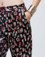 CL050079_0002_2-CALCA-FLARE-JACQUARD-FITTINGU