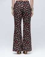 CL050079_0002_3-CALCA-FLARE-JACQUARD-FITTINGU